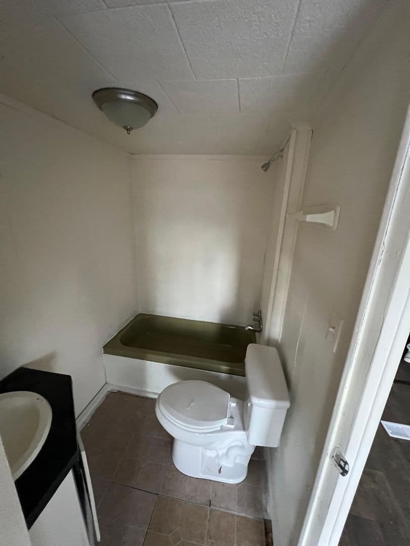 Renovated 2-Bed, 1-Bath Mobile Home 32 of 35