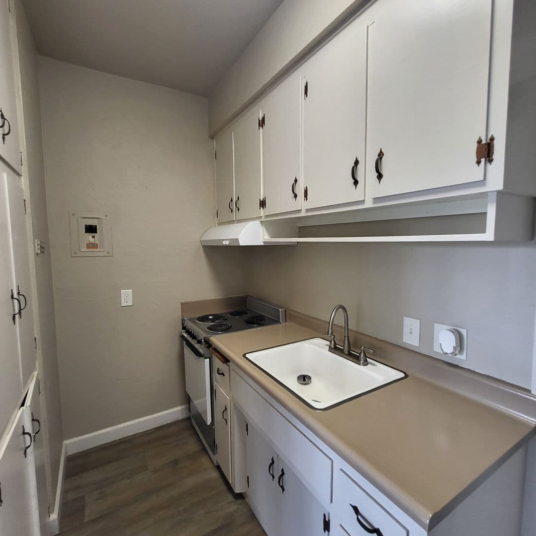 63rd Street at 4460 - 4668 63rd Street 3 of 7