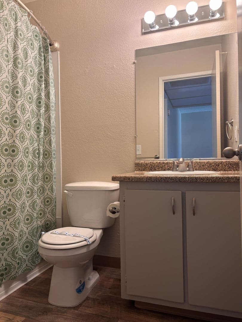Walnut Avenue (2548) 11 of 15