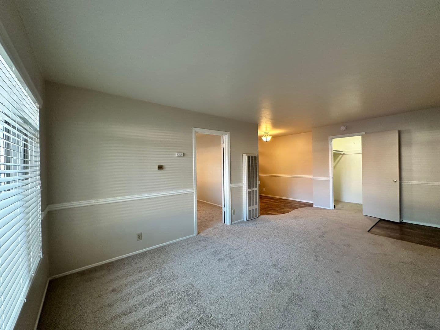 Carlson Drive (5488, 5492) 11 of 32