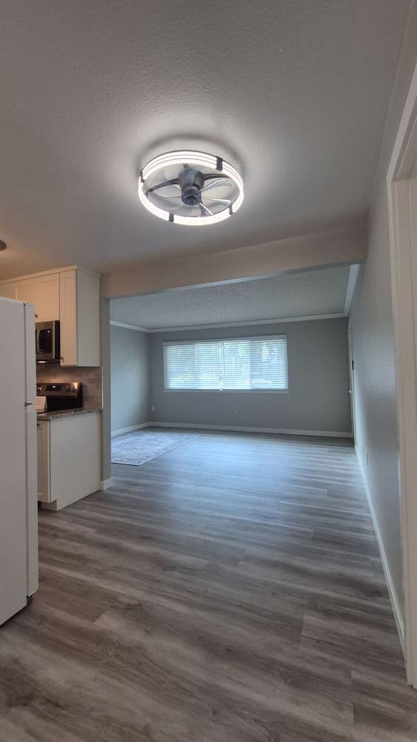 Newly Updated 2BD! Central Air & Heat, Dishwasher, On-Site Parking Space Included, Desirable Midtown Location, Receive $1,200 Off 1st Month's Rent For A Limited Time! Available Now! 10 of 31