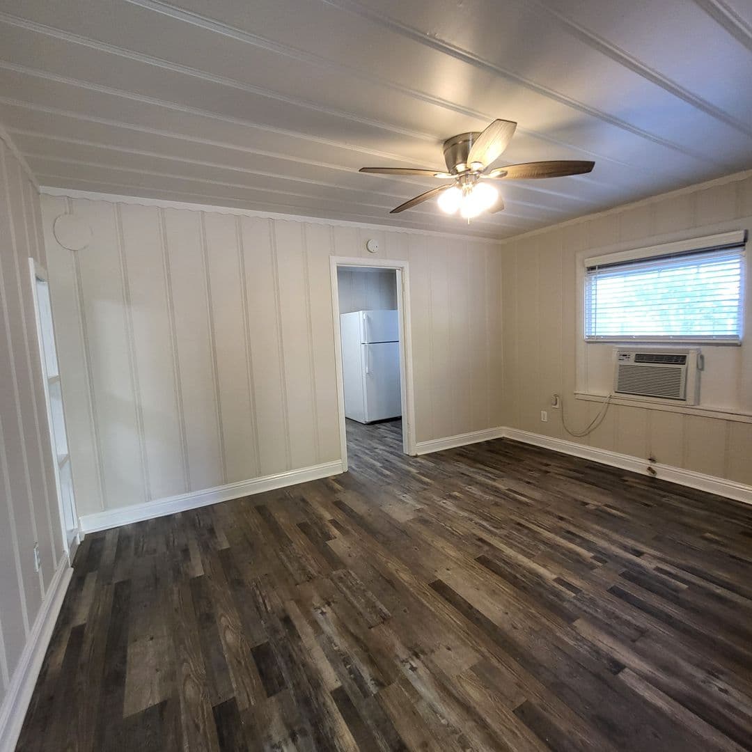 63rd Street at 4460 - 4668 63rd Street 6 of 19