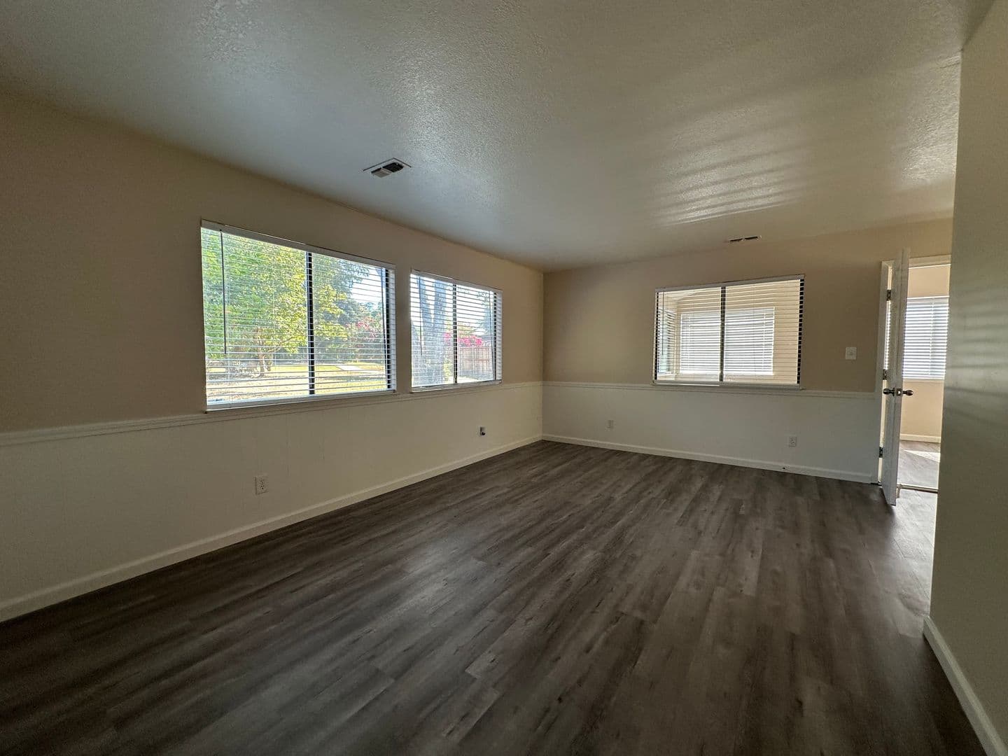 63rd Street at 4460 - 4668 63rd Street 11 of 33