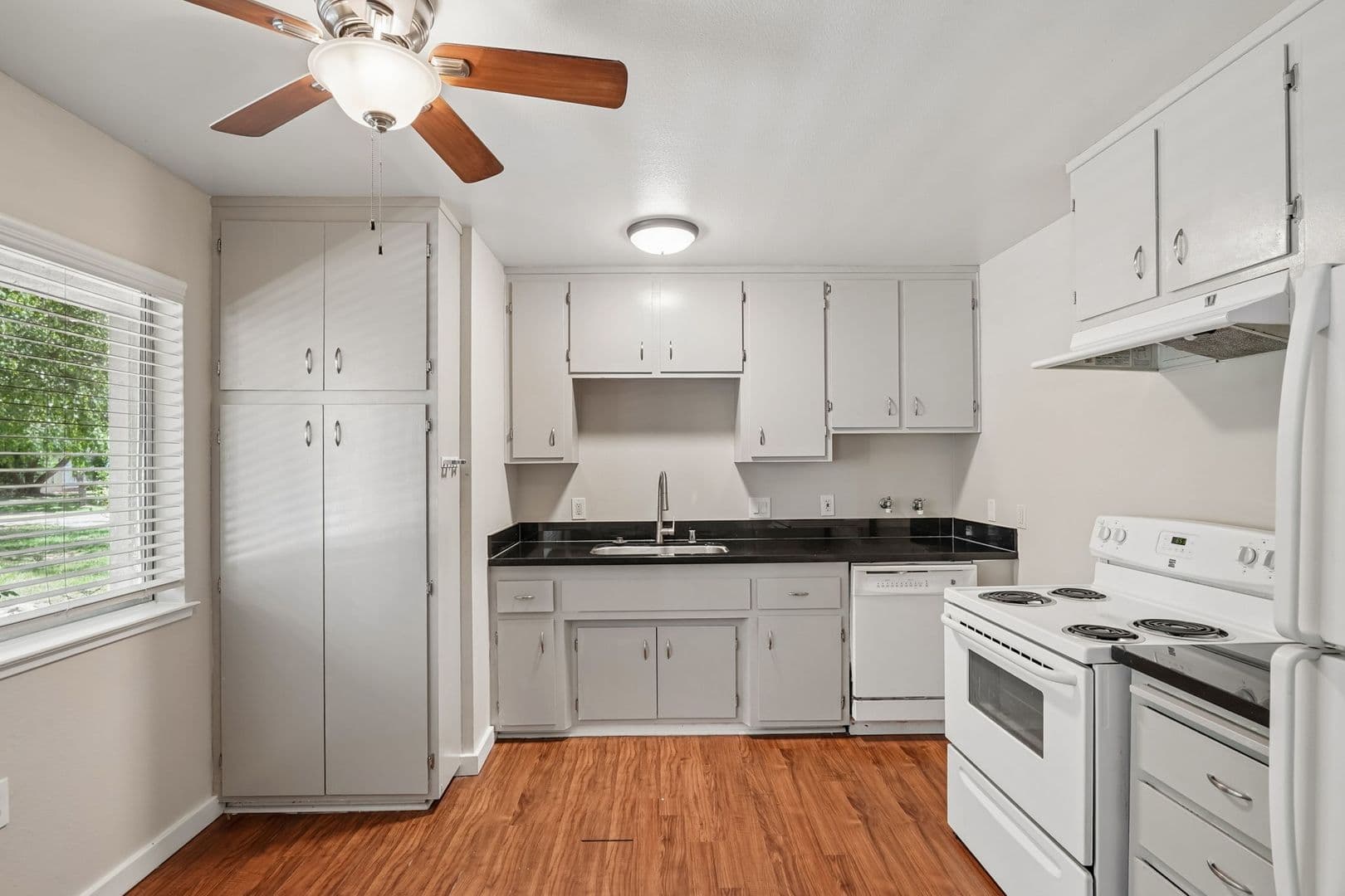 63rd Street at 4460 - 4668 63rd Street 9 of 19