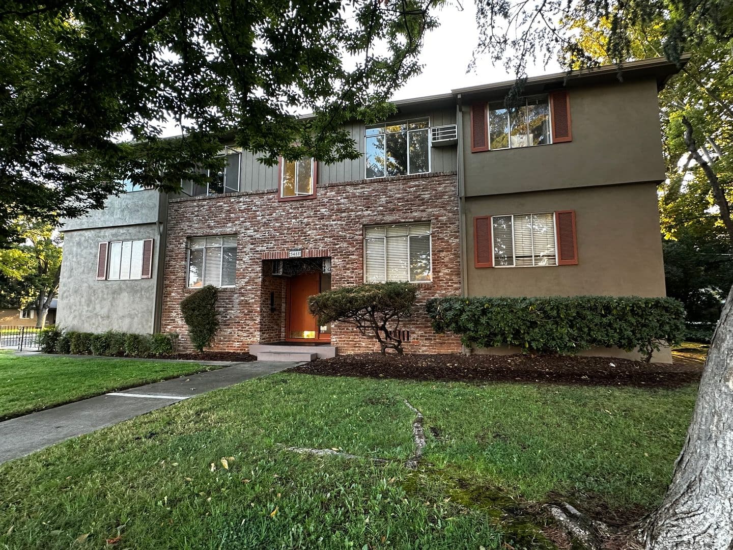 Carlson Drive (5488, 5492) 27 of 27