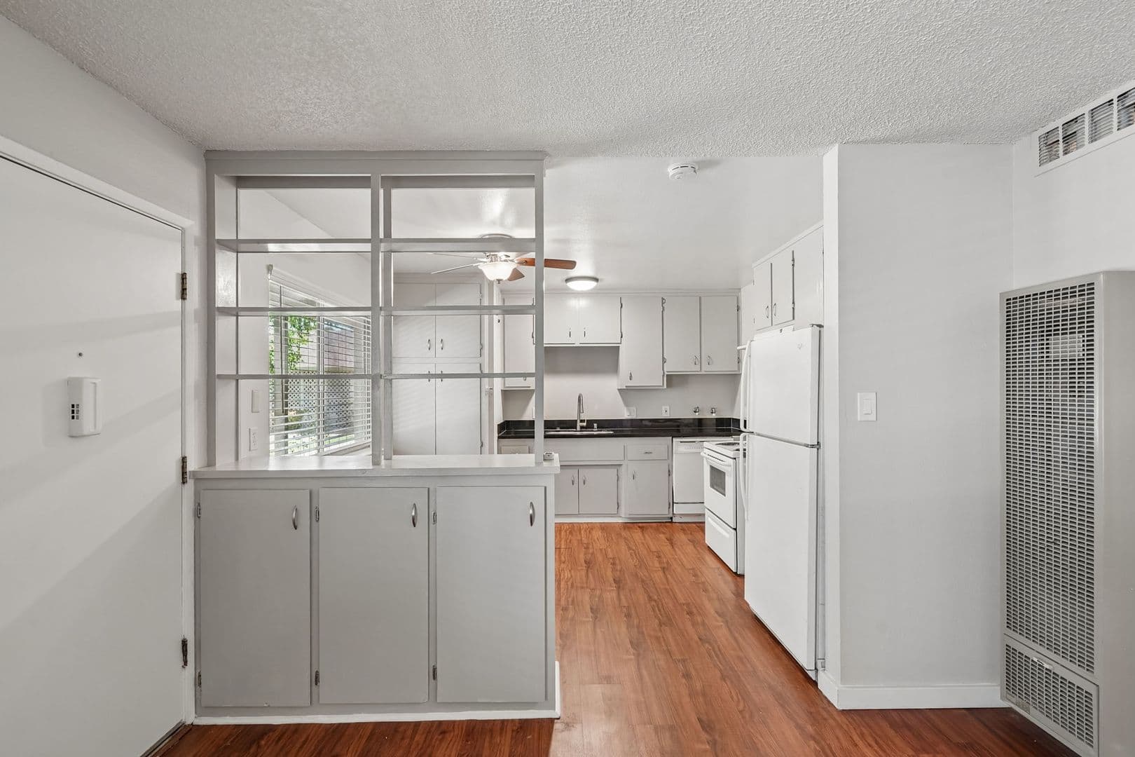 63rd Street at 4460 - 4668 63rd Street 3 of 19
