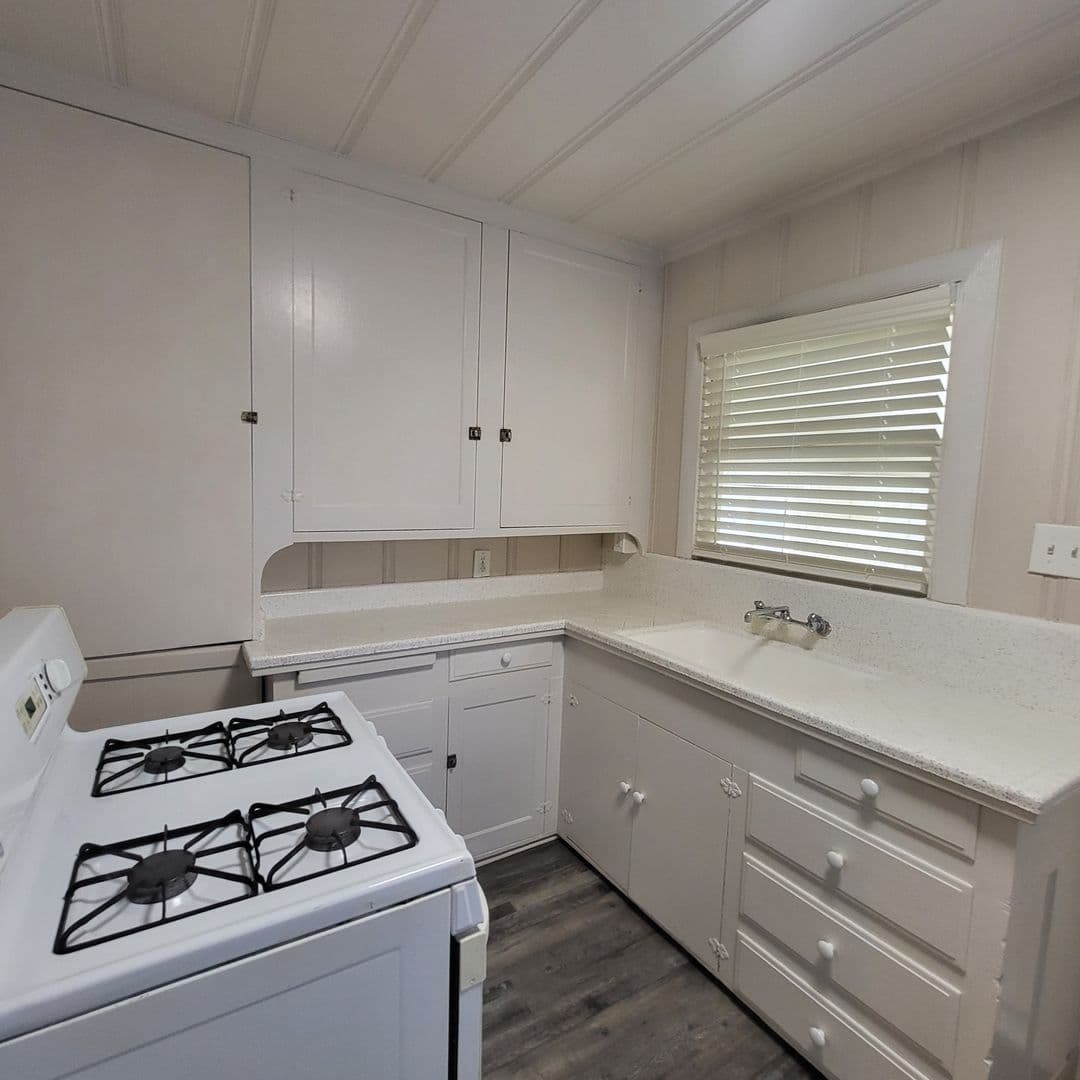 63rd Street at 4460 - 4668 63rd Street 2 of 19