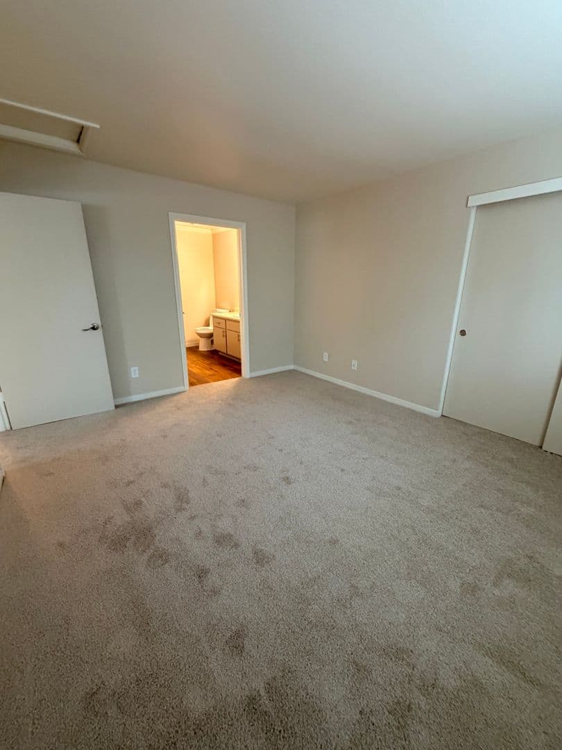 Poplar Avenue (7764) 8 of 12