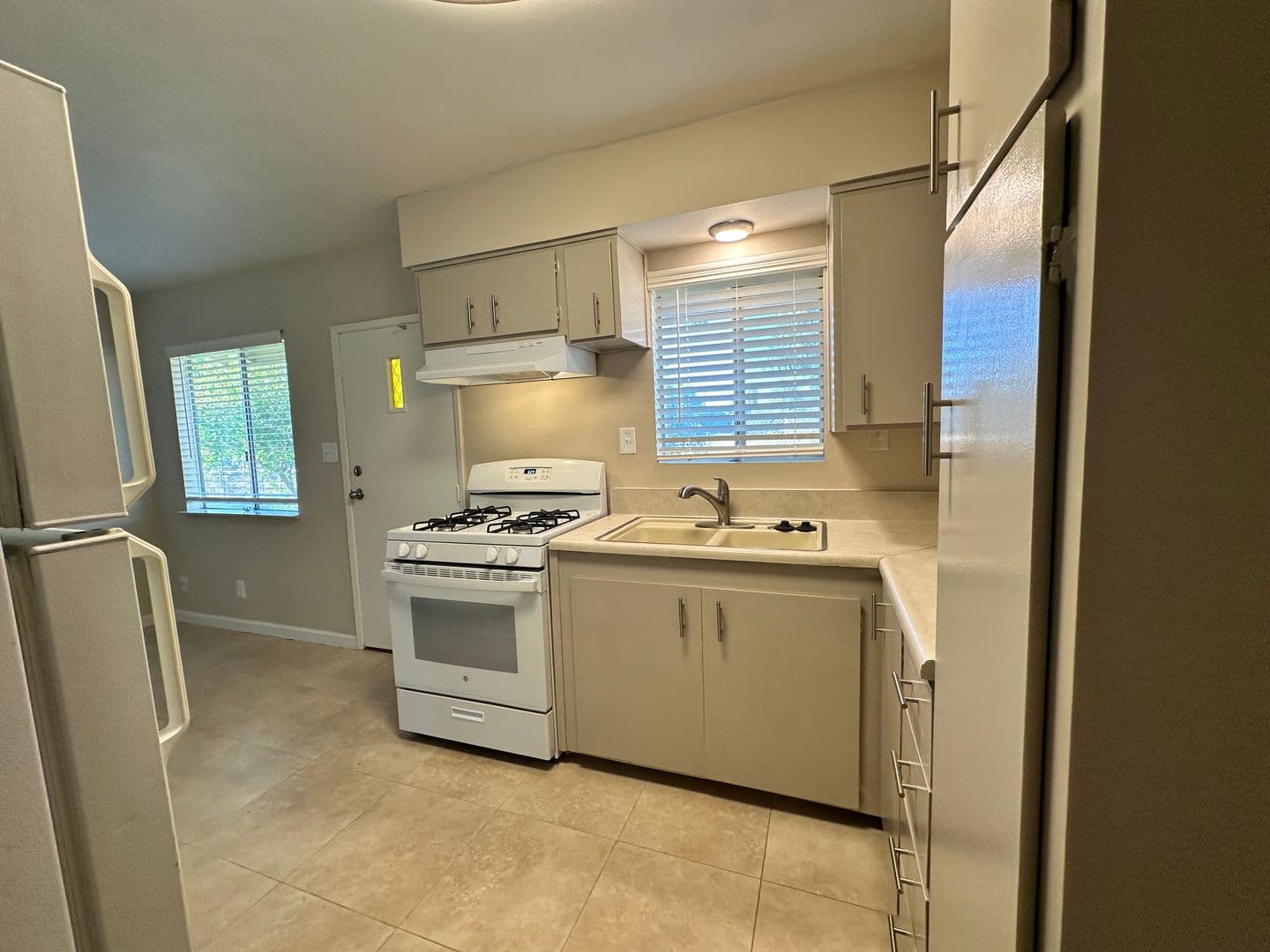 63rd Street at 4460 - 4668 63rd Street 8 of 17