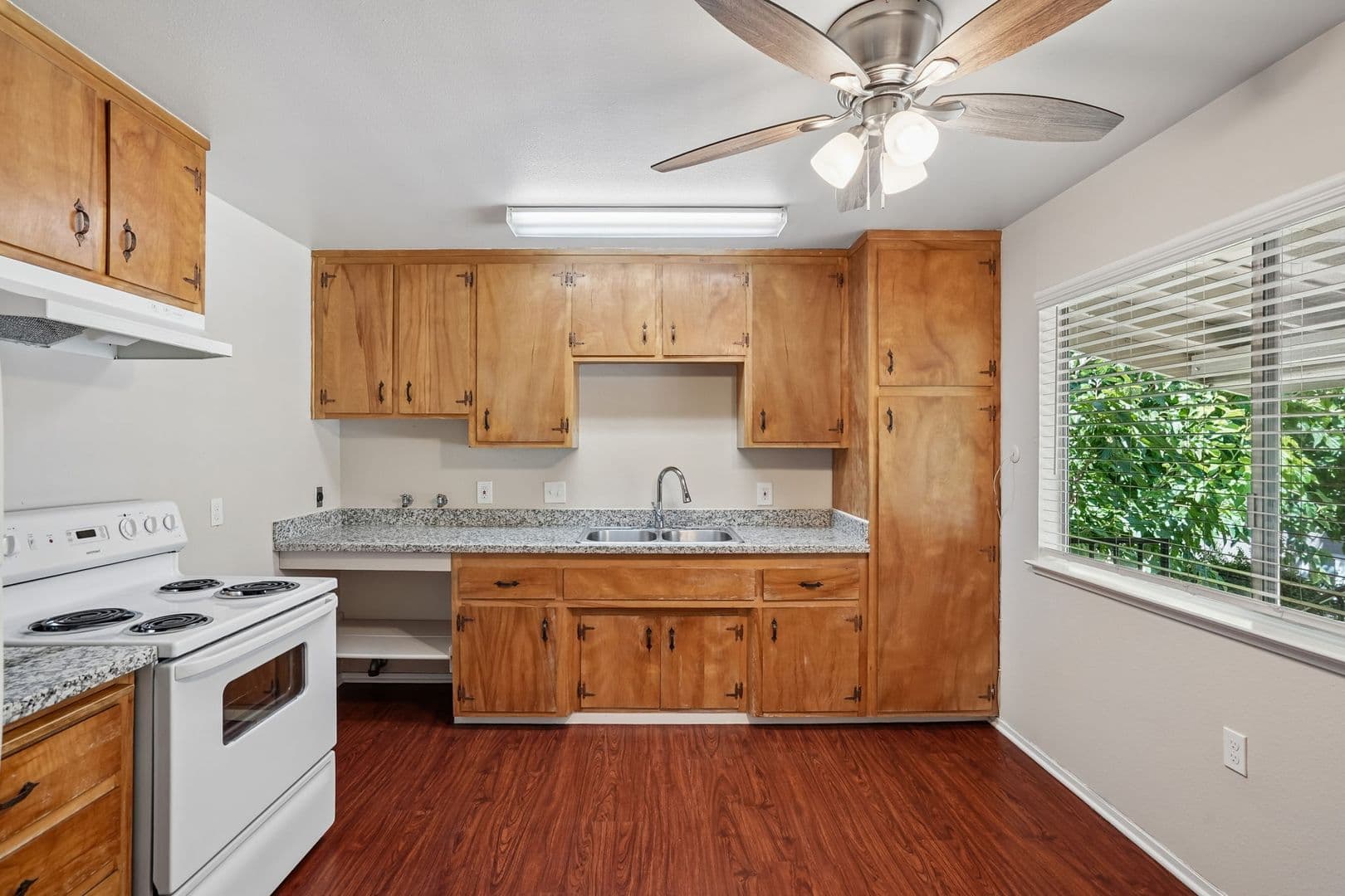 63rd Street at 4460 - 4668 63rd Street 4 of 21