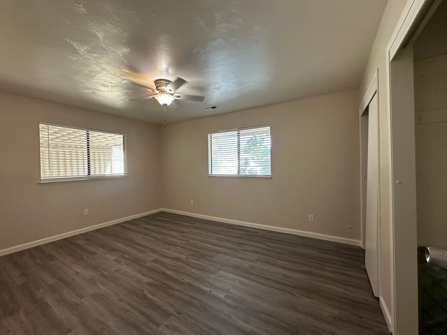 63rd Street at 4460 - 4668 63rd Street 16 of 33