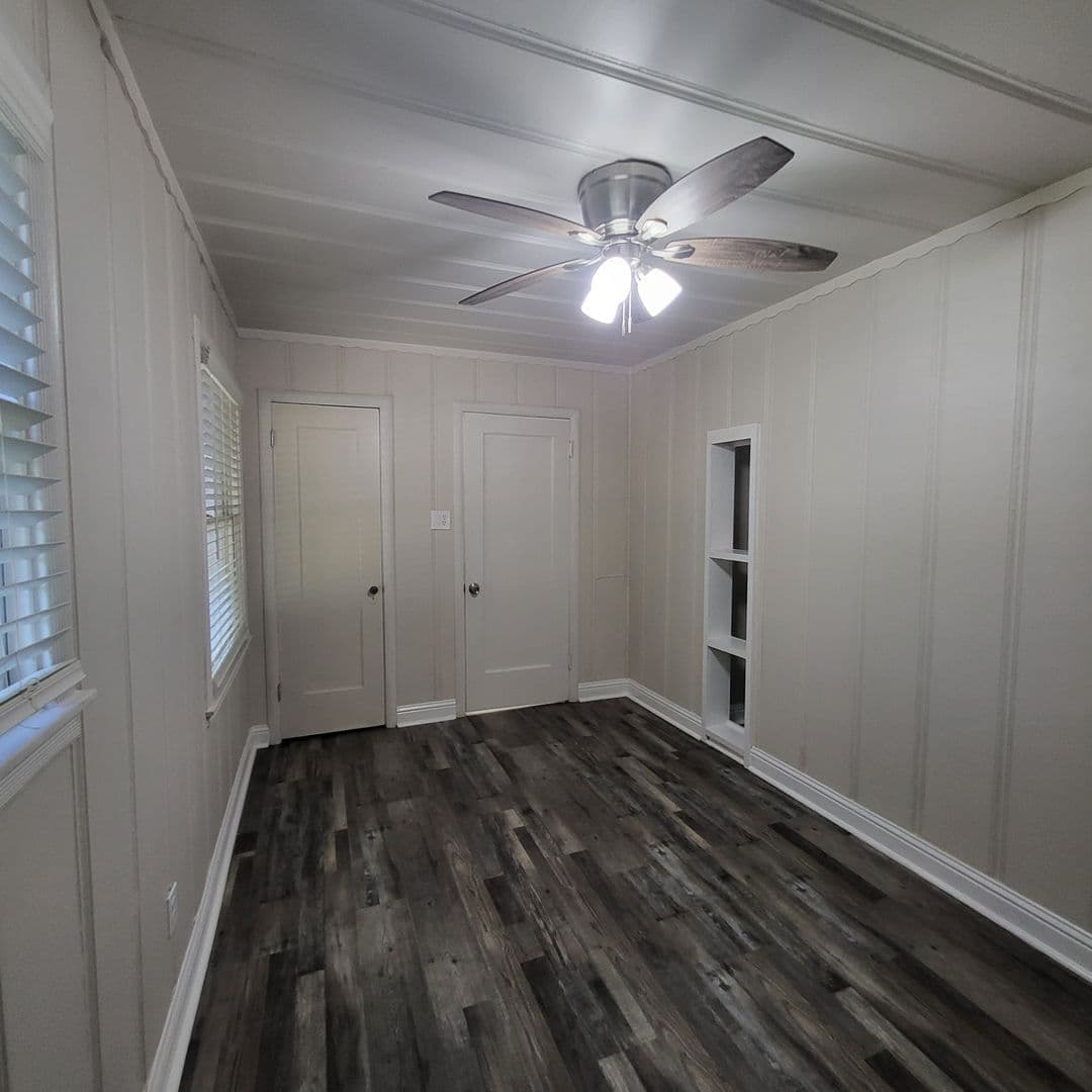 63rd Street at 4460 - 4668 63rd Street 16 of 19