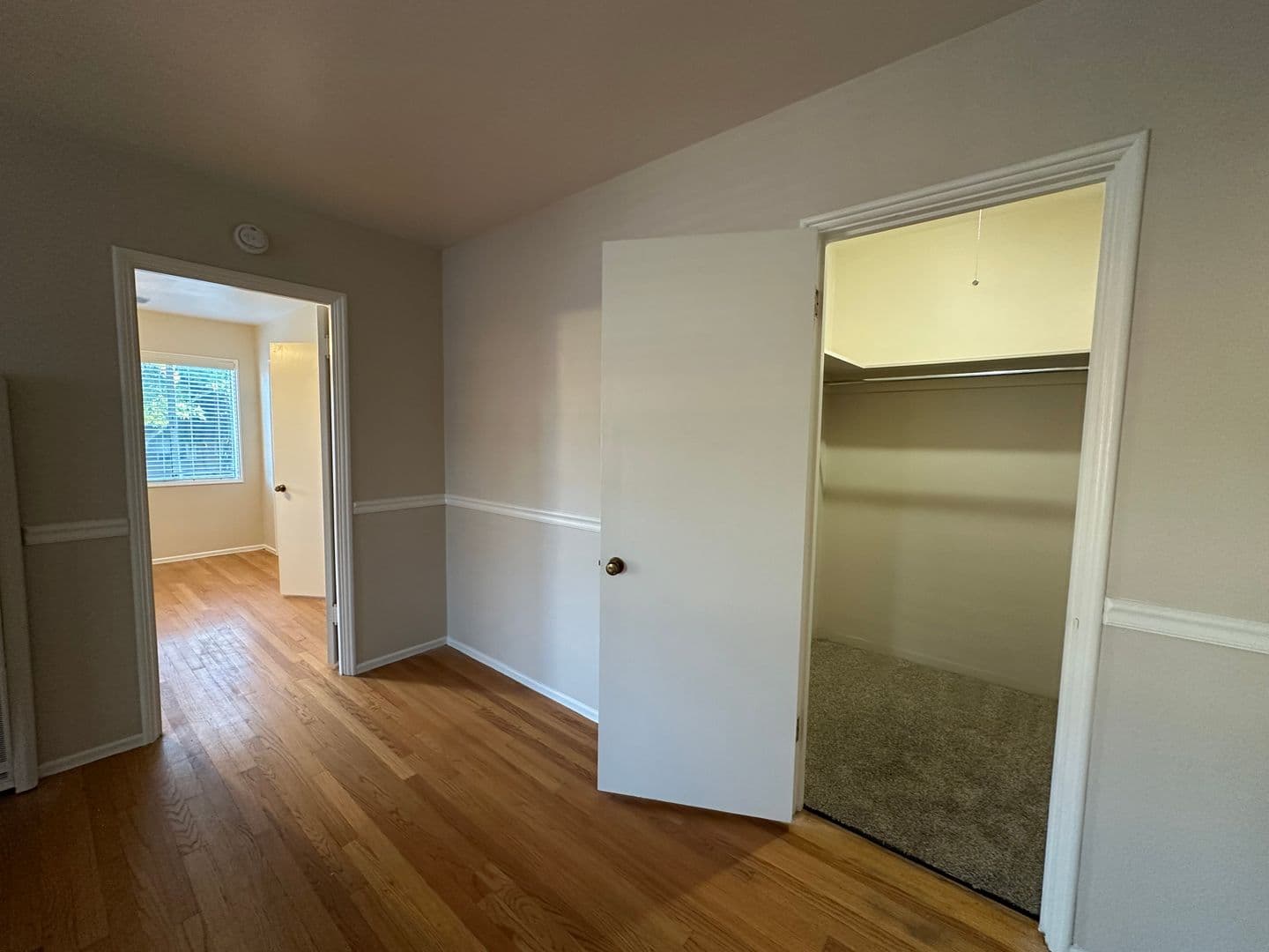 Carlson Drive (5488, 5492) 16 of 27