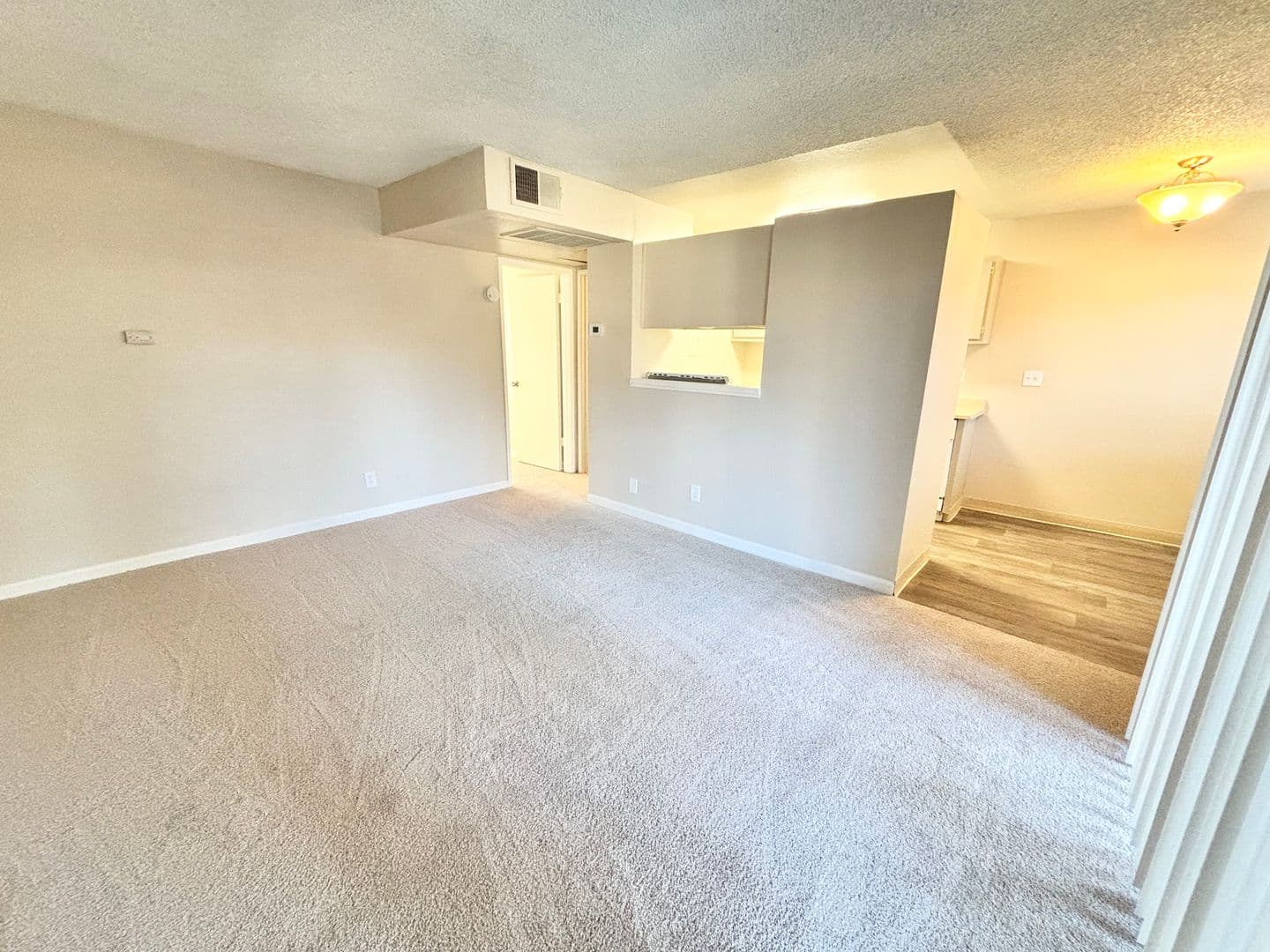 Walnut Avenue (2548) 6 of 15