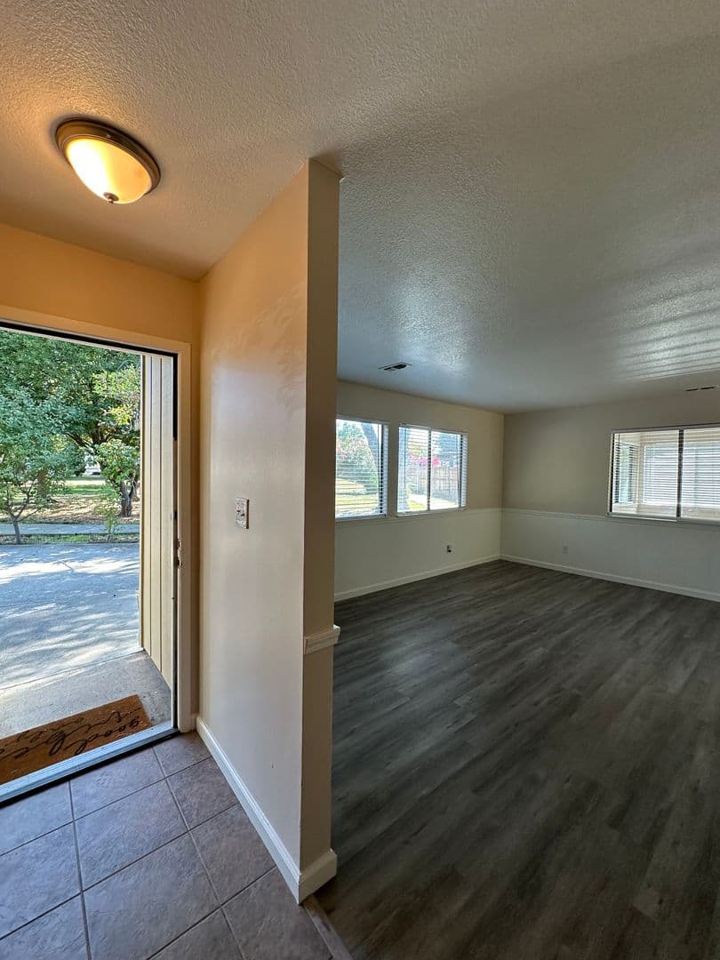 63rd Street at 4460 - 4668 63rd Street 12 of 33