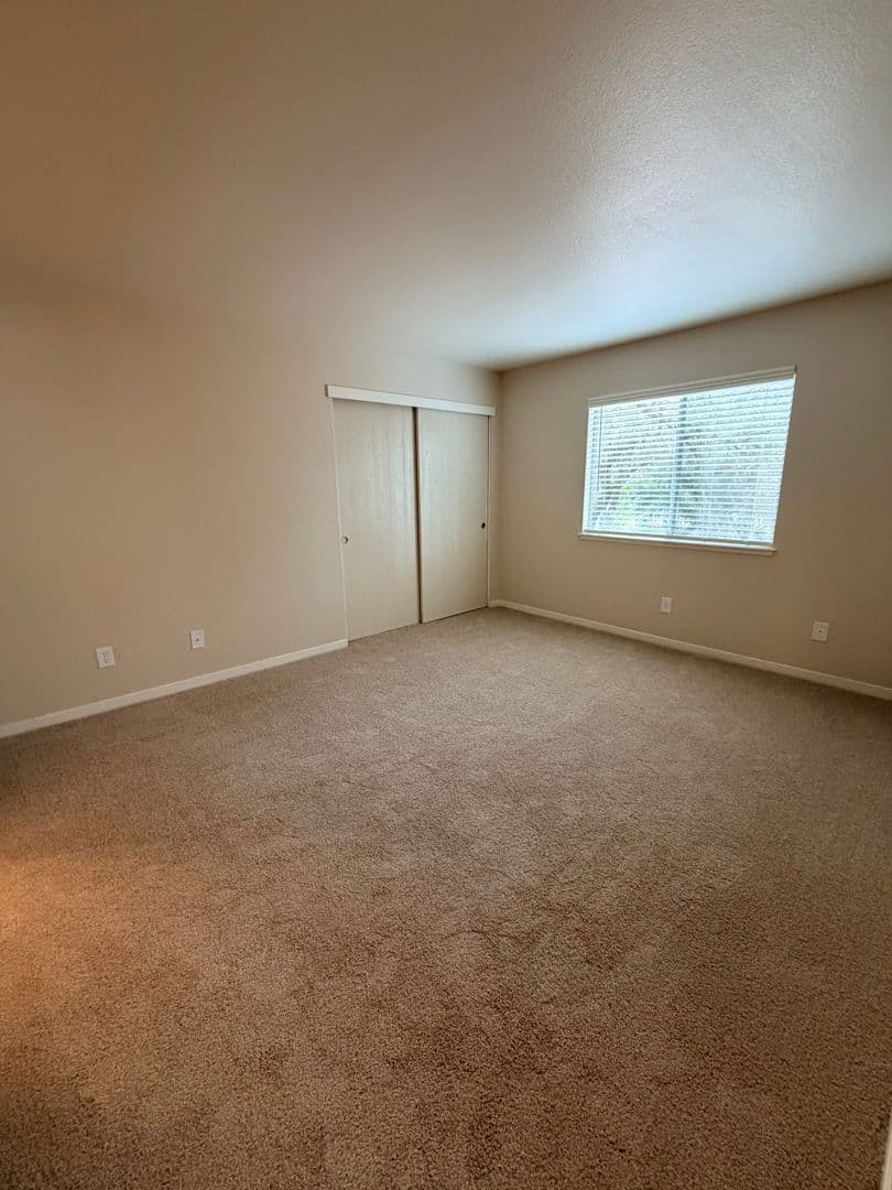 Poplar Avenue (7764) 7 of 12
