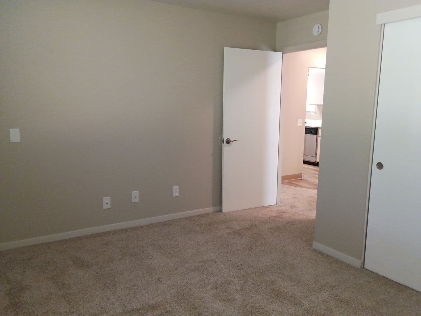 Poplar Avenue (7764) 9 of 12