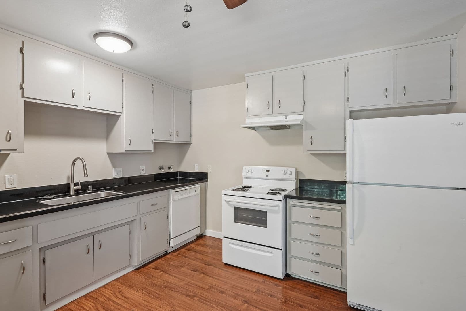 63rd Street at 4460 - 4668 63rd Street 10 of 19