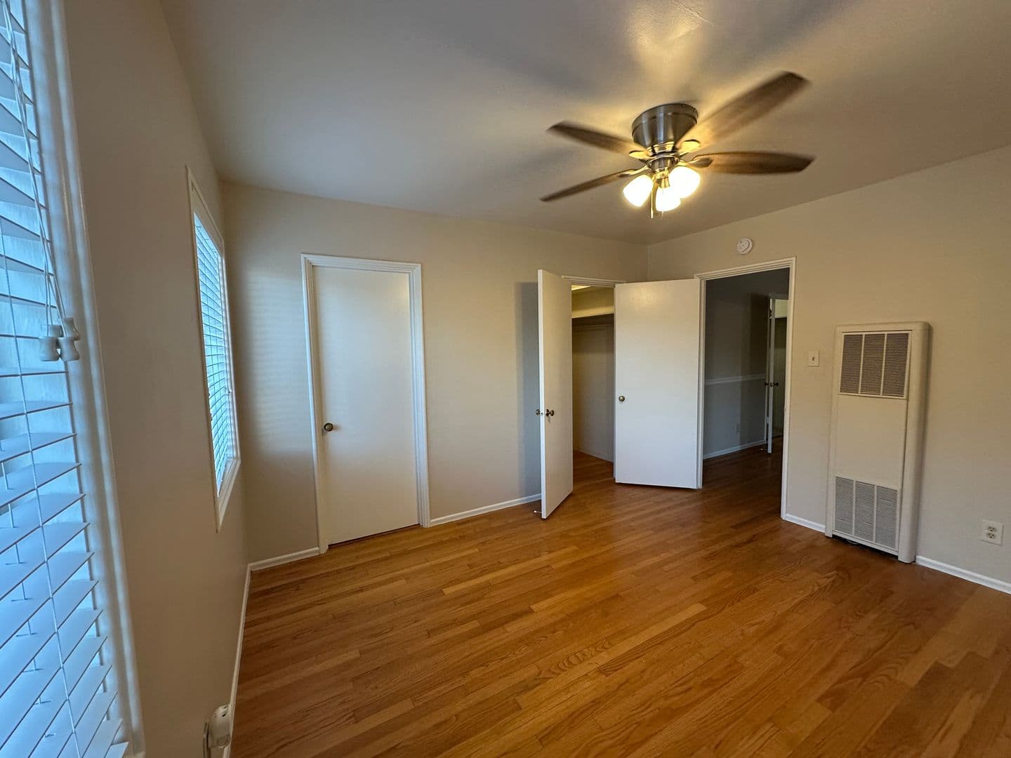 Carlson Drive (5488, 5492) 17 of 27
