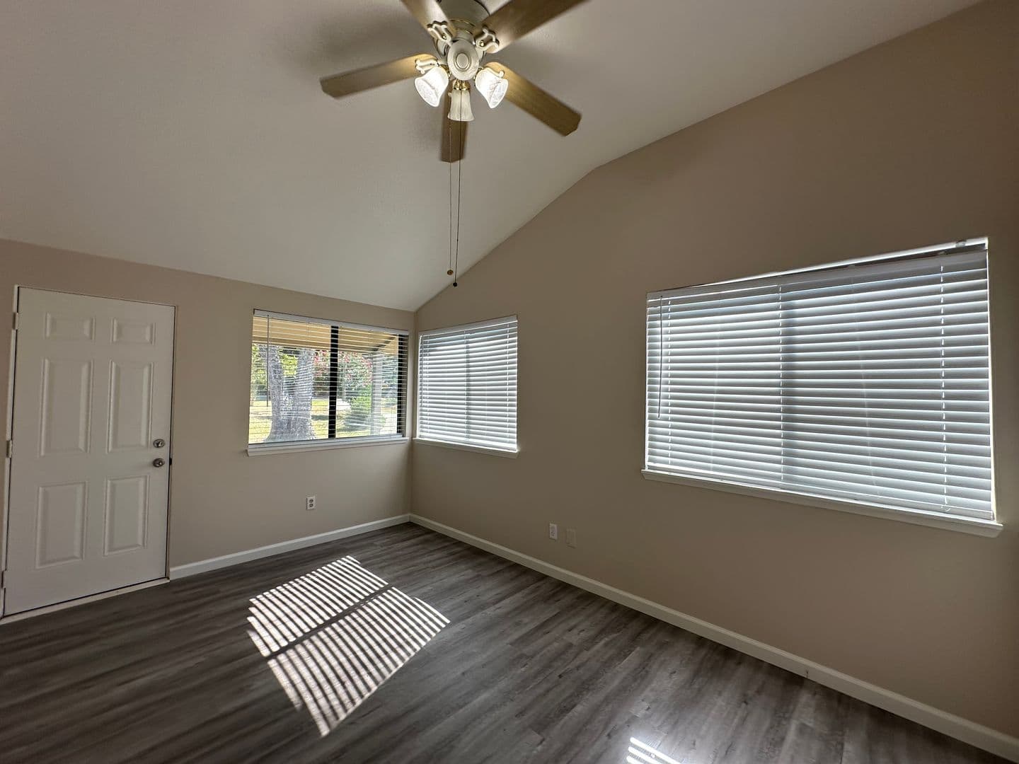 63rd Street at 4460 - 4668 63rd Street 26 of 33
