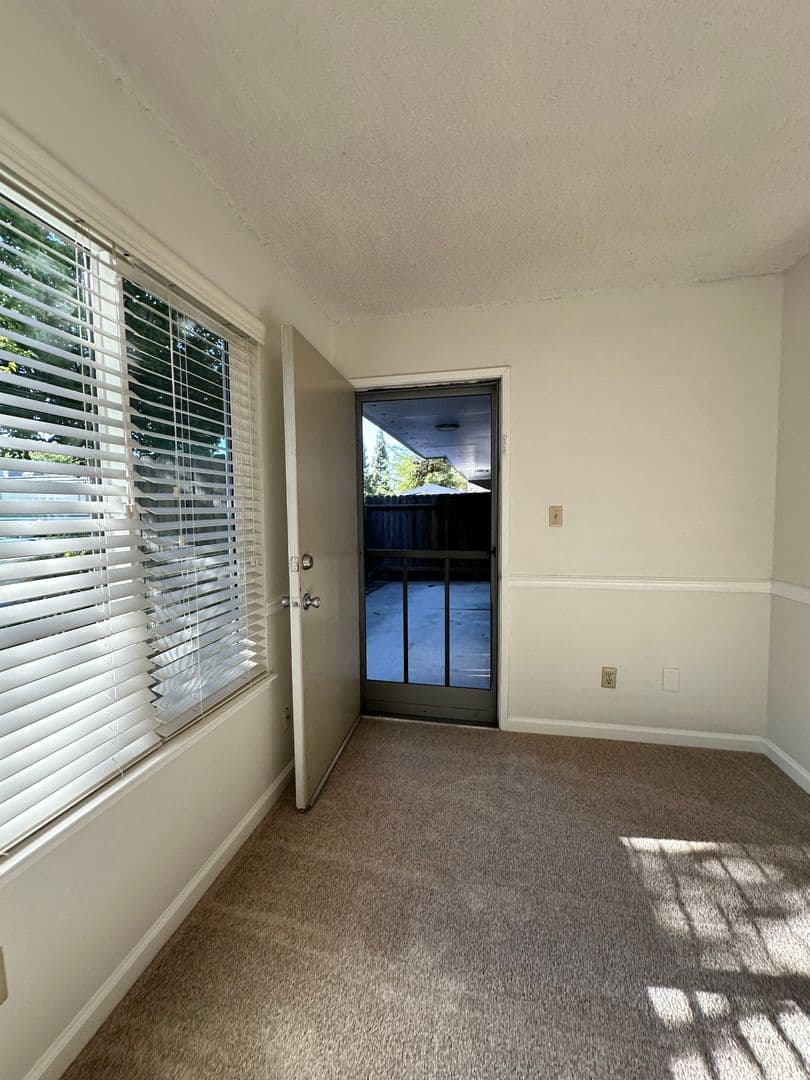 Stamas Lane - 4900-4948 Stamas Lane 25 of 31