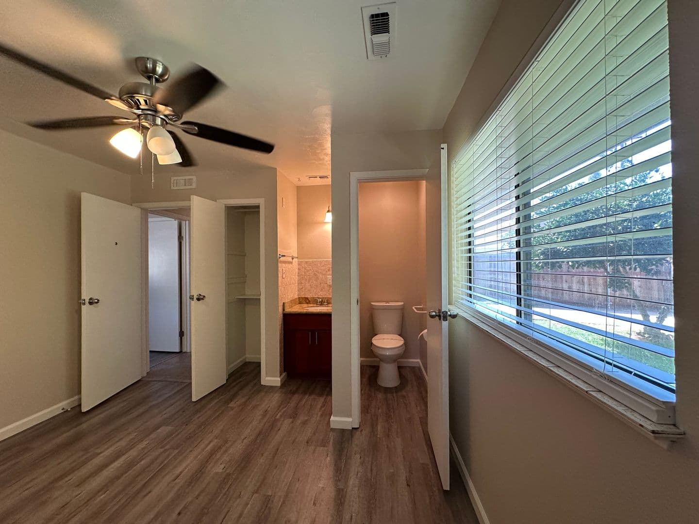 63rd Street at 4460 - 4668 63rd Street 14 of 33