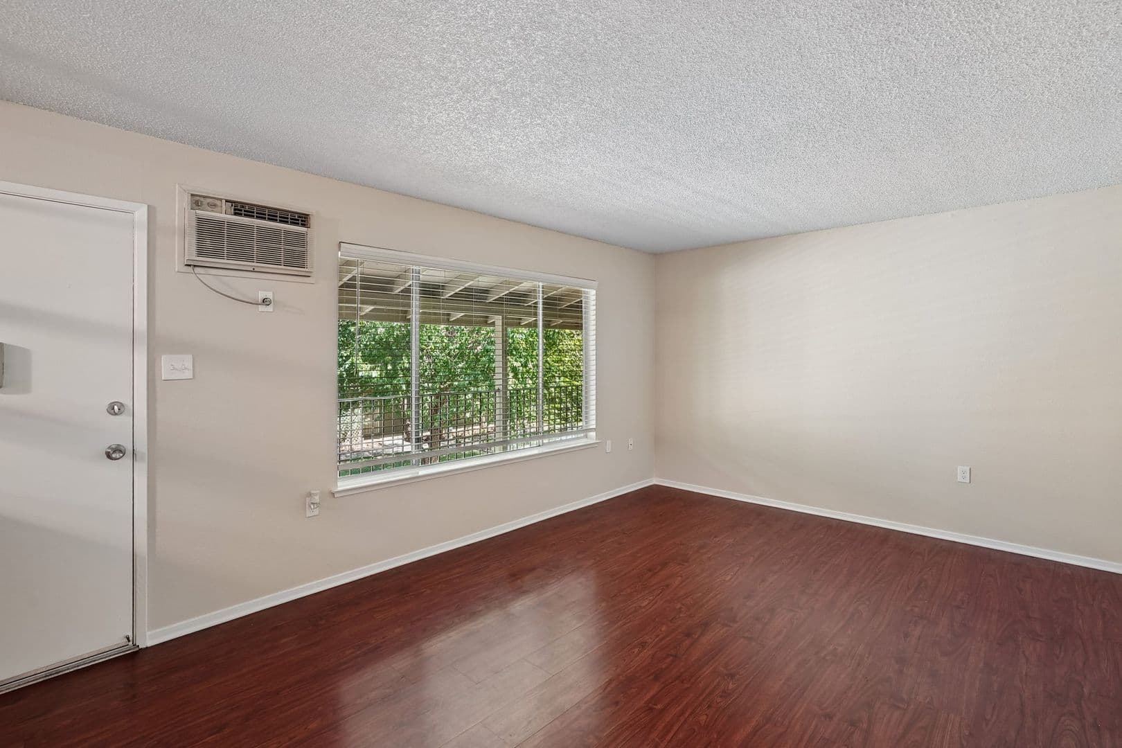 63rd Street at 4460 - 4668 63rd Street 5 of 21