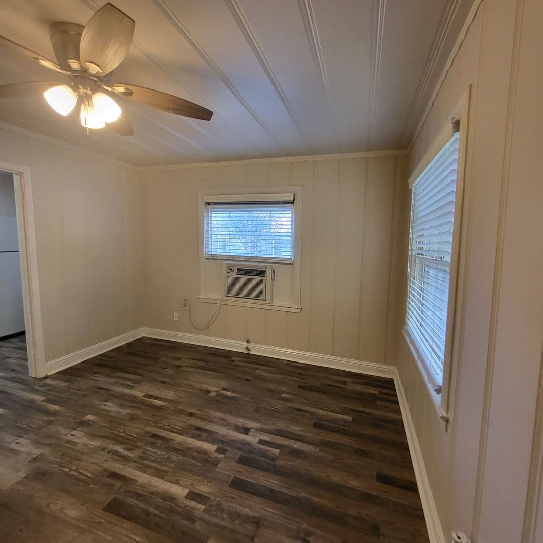 63rd Street at 4460 - 4668 63rd Street 7 of 19