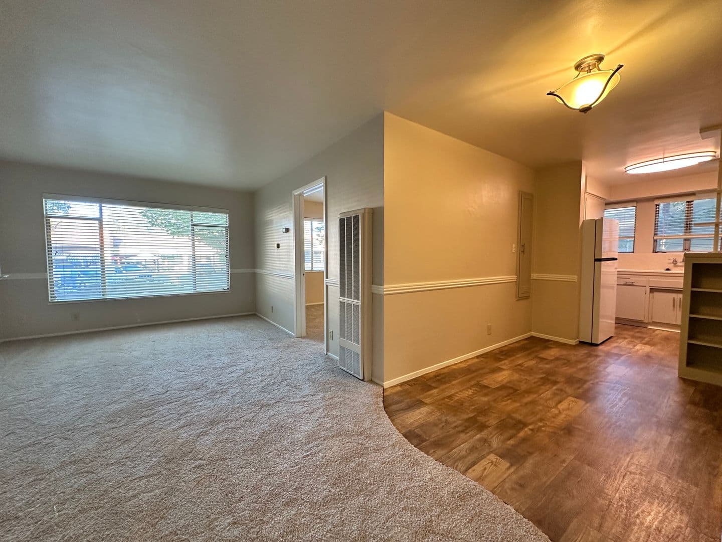 Carlson Drive (5488, 5492) 1 of 32