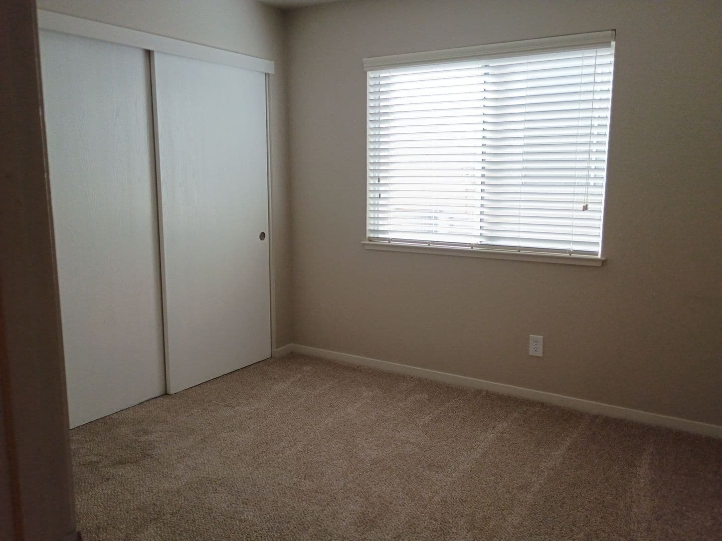 Poplar Avenue (7764) 11 of 12