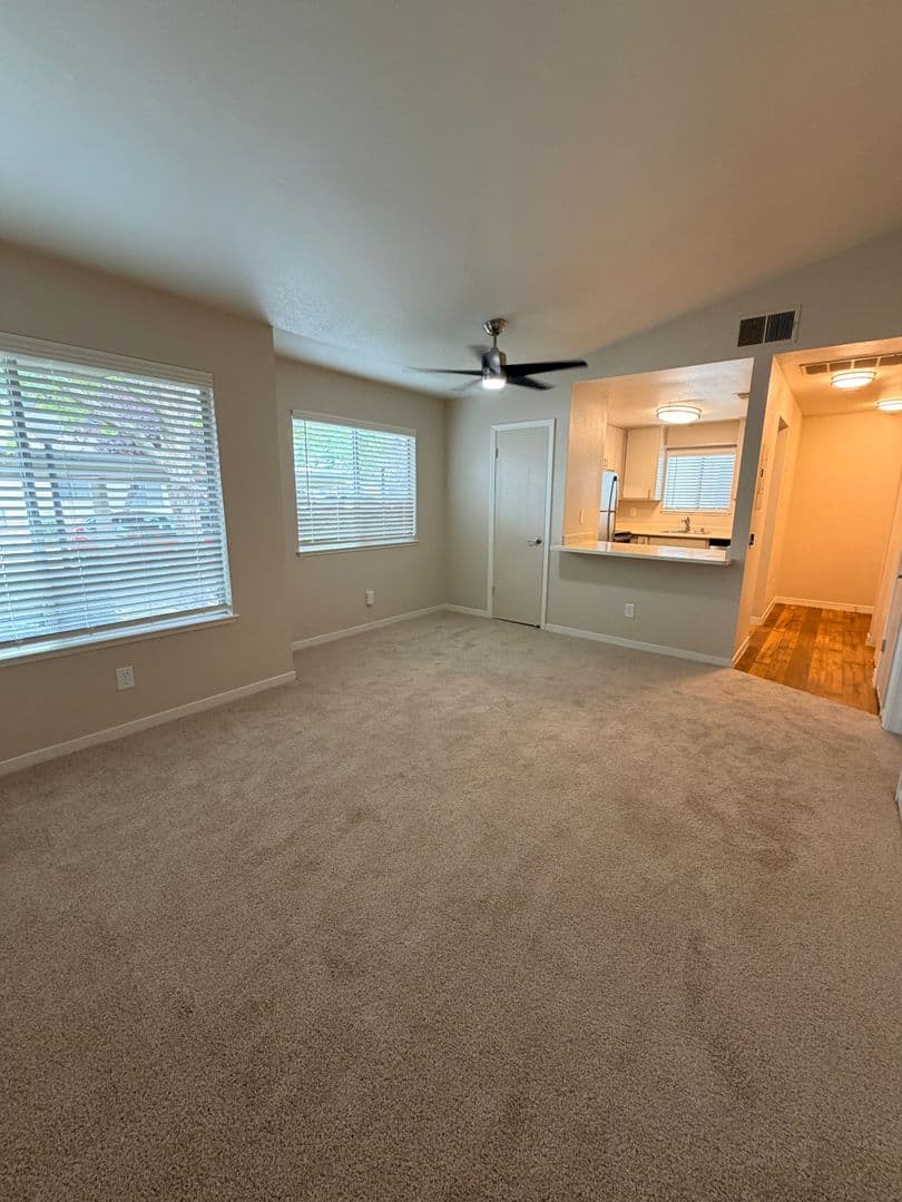 Poplar Avenue (7764) 6 of 12