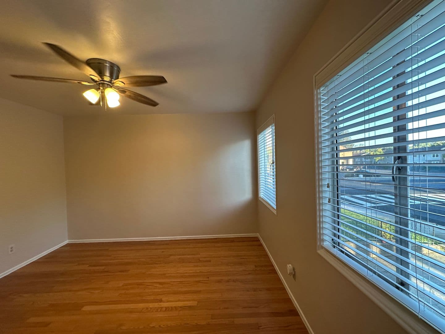 Carlson Drive (5488, 5492) 18 of 27
