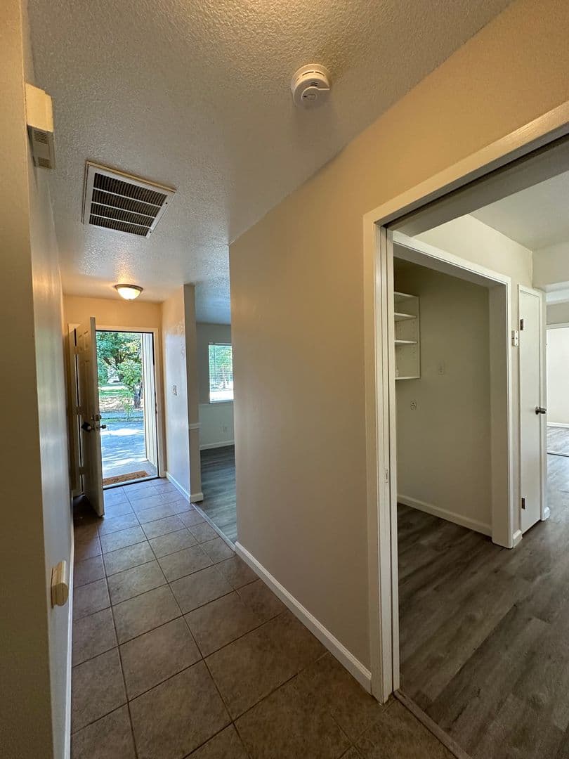 63rd Street at 4460 - 4668 63rd Street 13 of 33