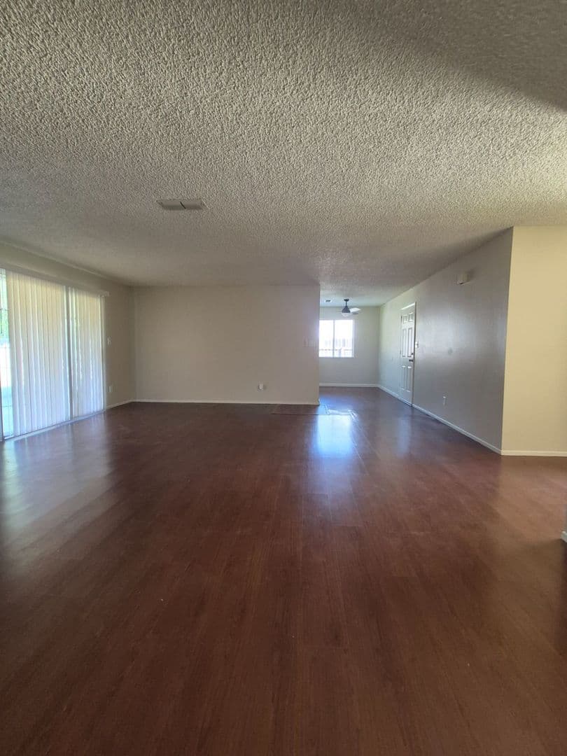 Hayward Drive (7338) 2 of 21