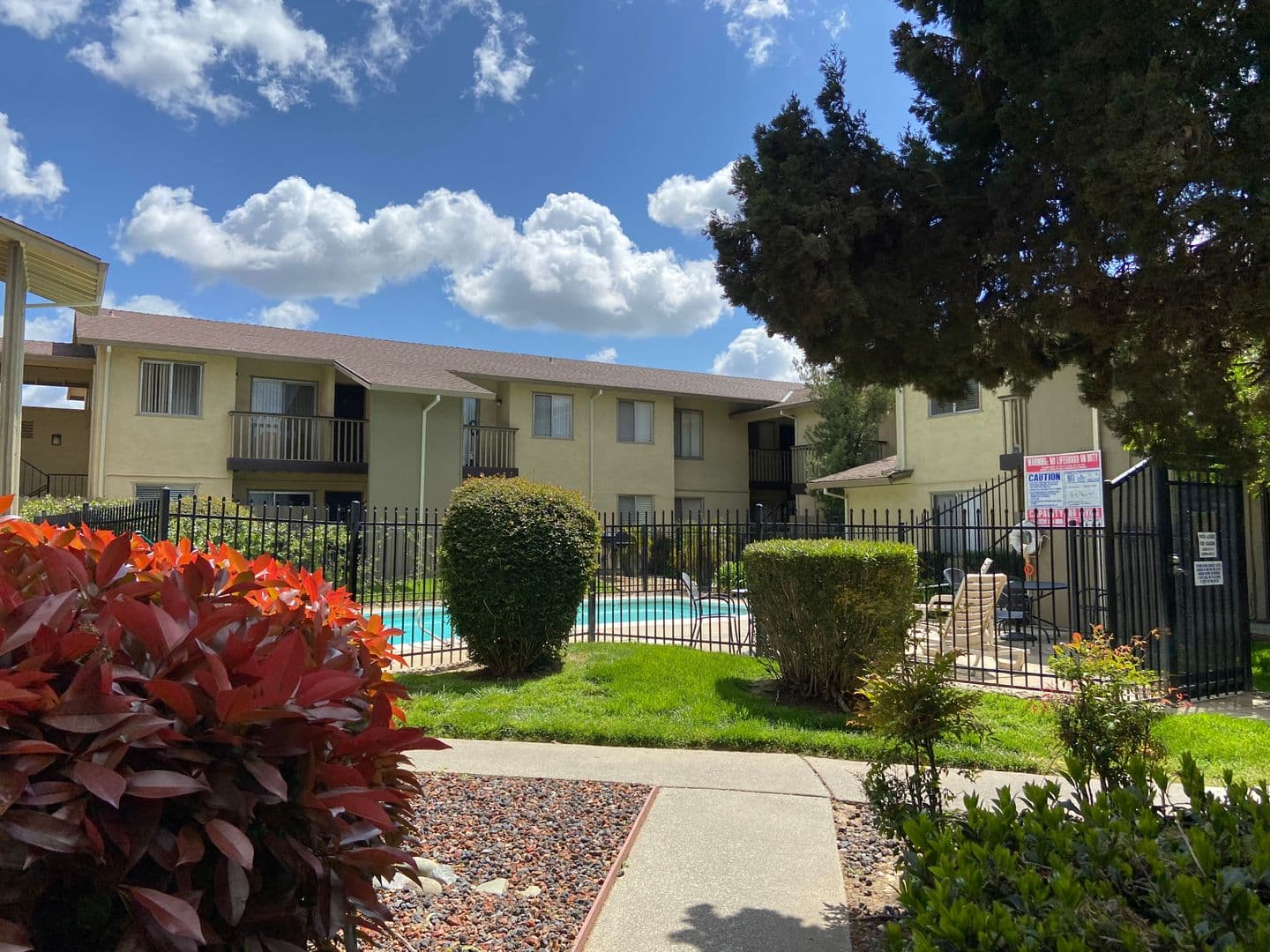 Walnut Avenue (2548) 9 of 15