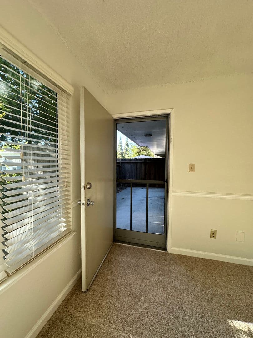 Stamas Lane - 4900-4948 Stamas Lane 26 of 31