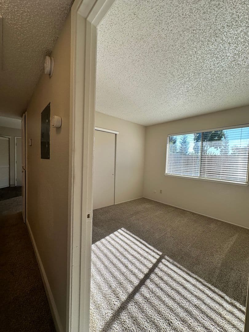 Stamas Lane - 4900-4948 Stamas Lane 23 of 25