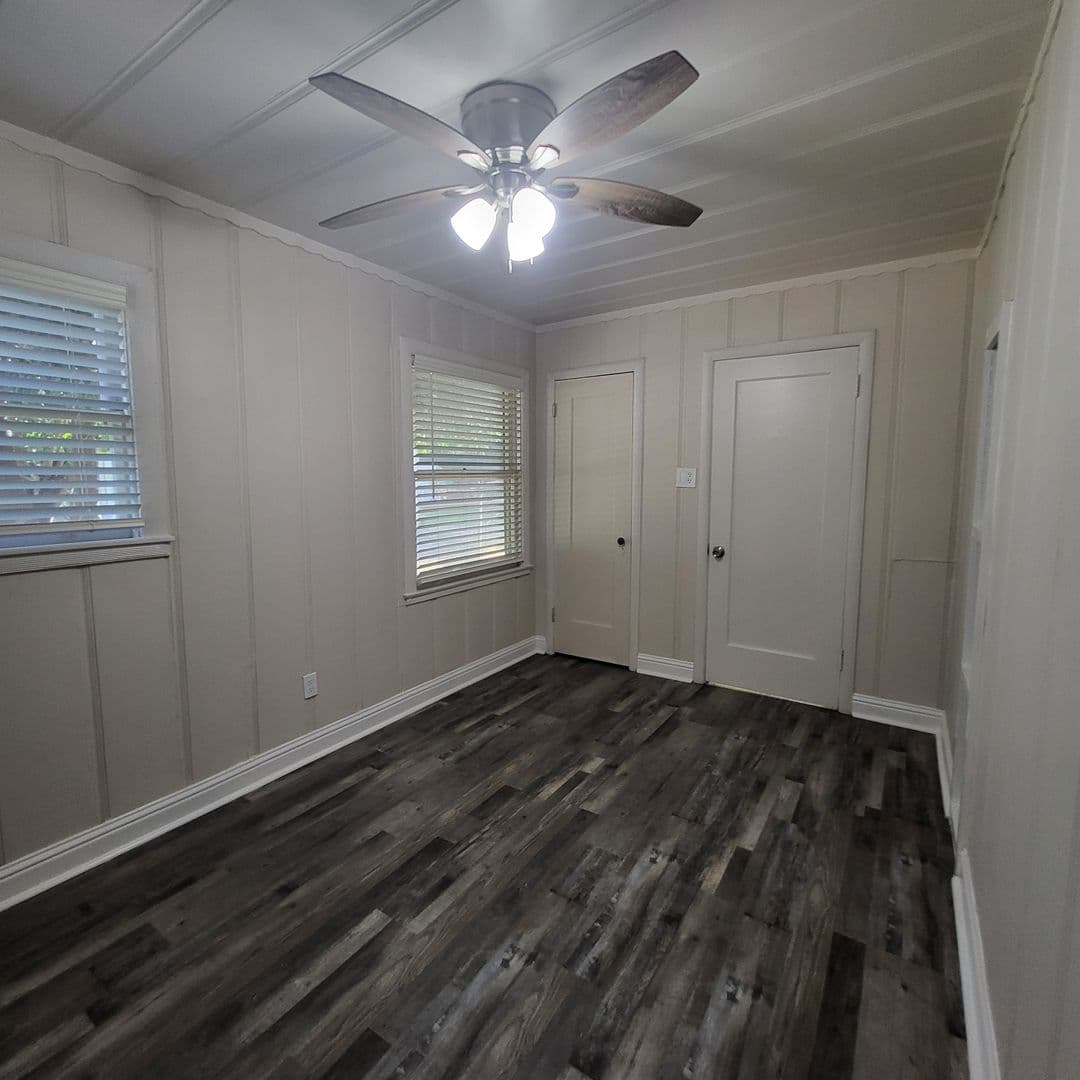 63rd Street at 4460 - 4668 63rd Street 14 of 19