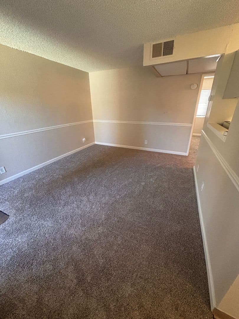 Walnut Avenue (2548) 14 of 15