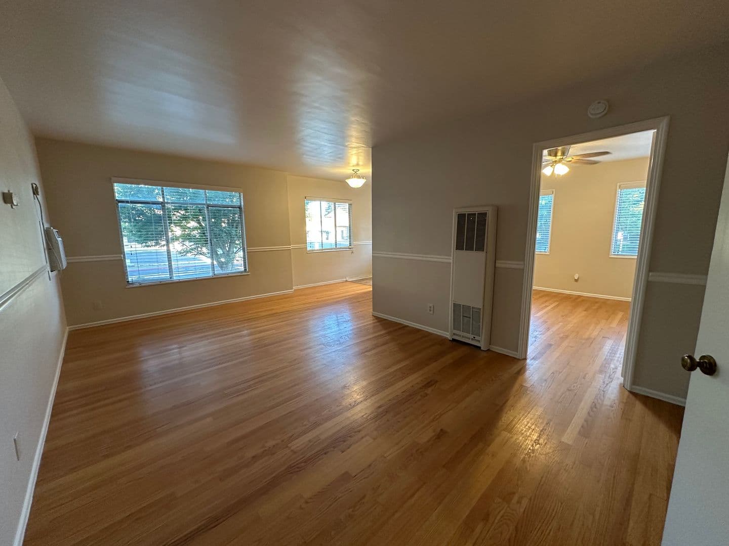 Carlson Drive (5488, 5492) 6 of 27