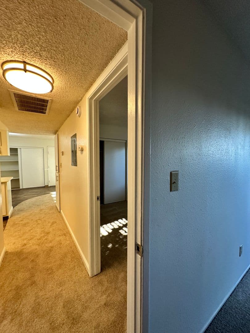 Stamas Lane - 4900-4948 Stamas Lane 12 of 31