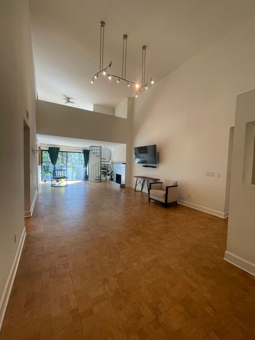 1940 Highland Ave 5 of 57