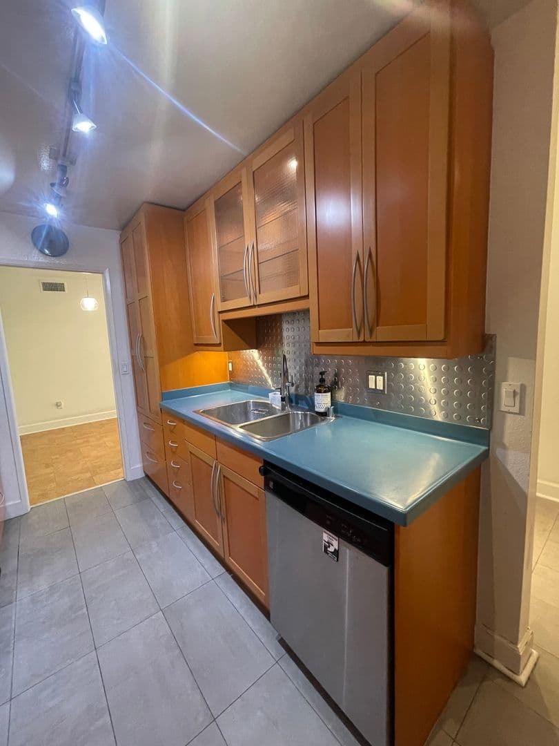 1940 Highland Ave 9 of 57