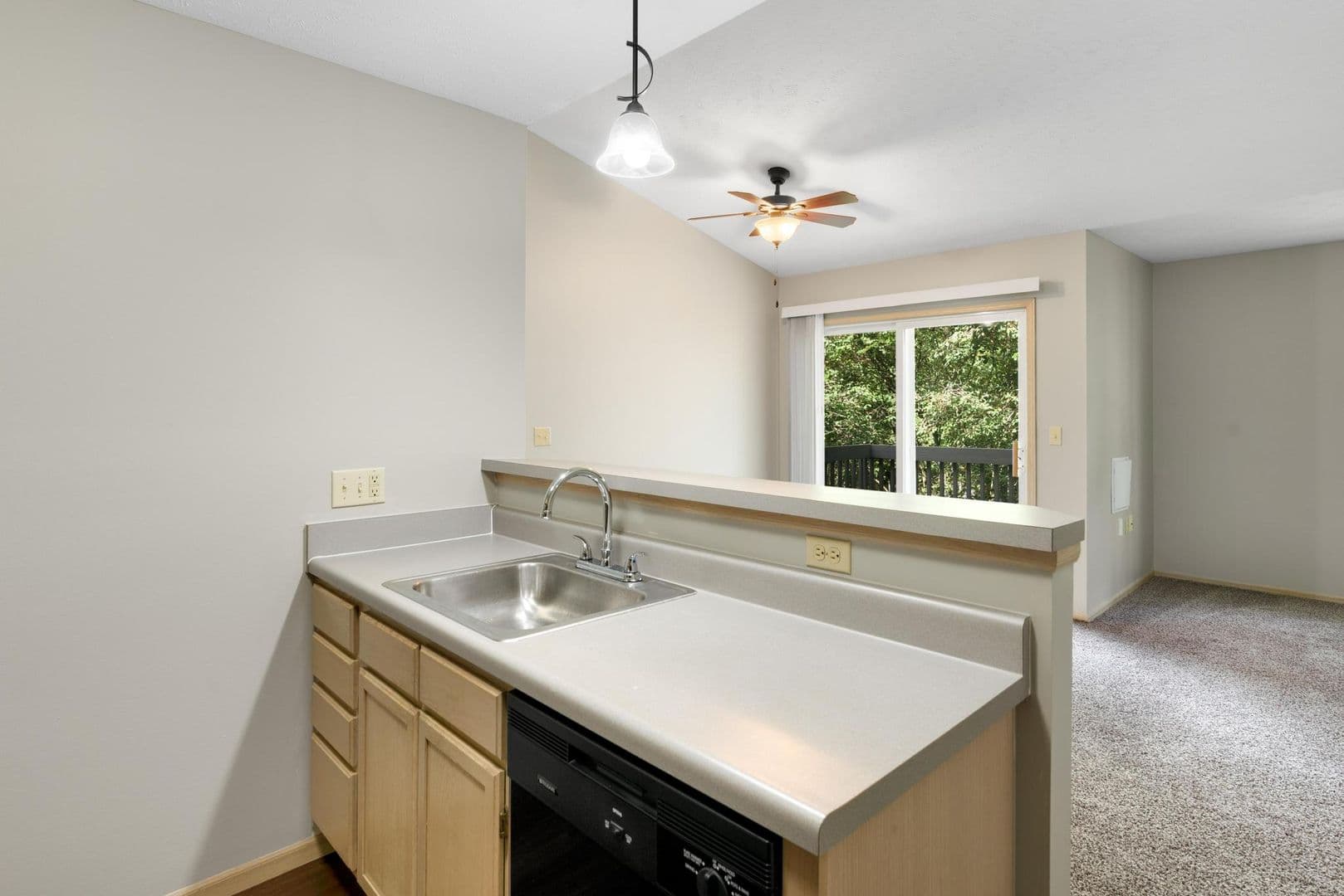 Columbia Woods Apartments 5 of 8