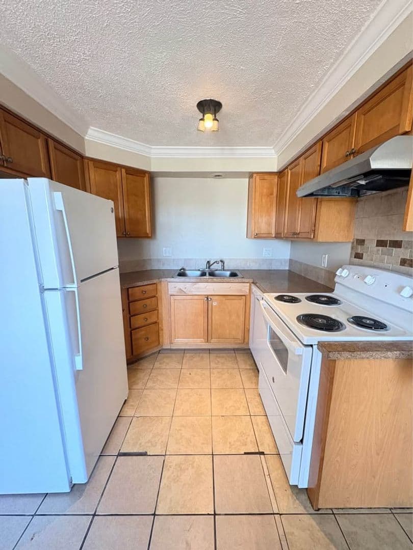 1318 W Mallon 1 of 4