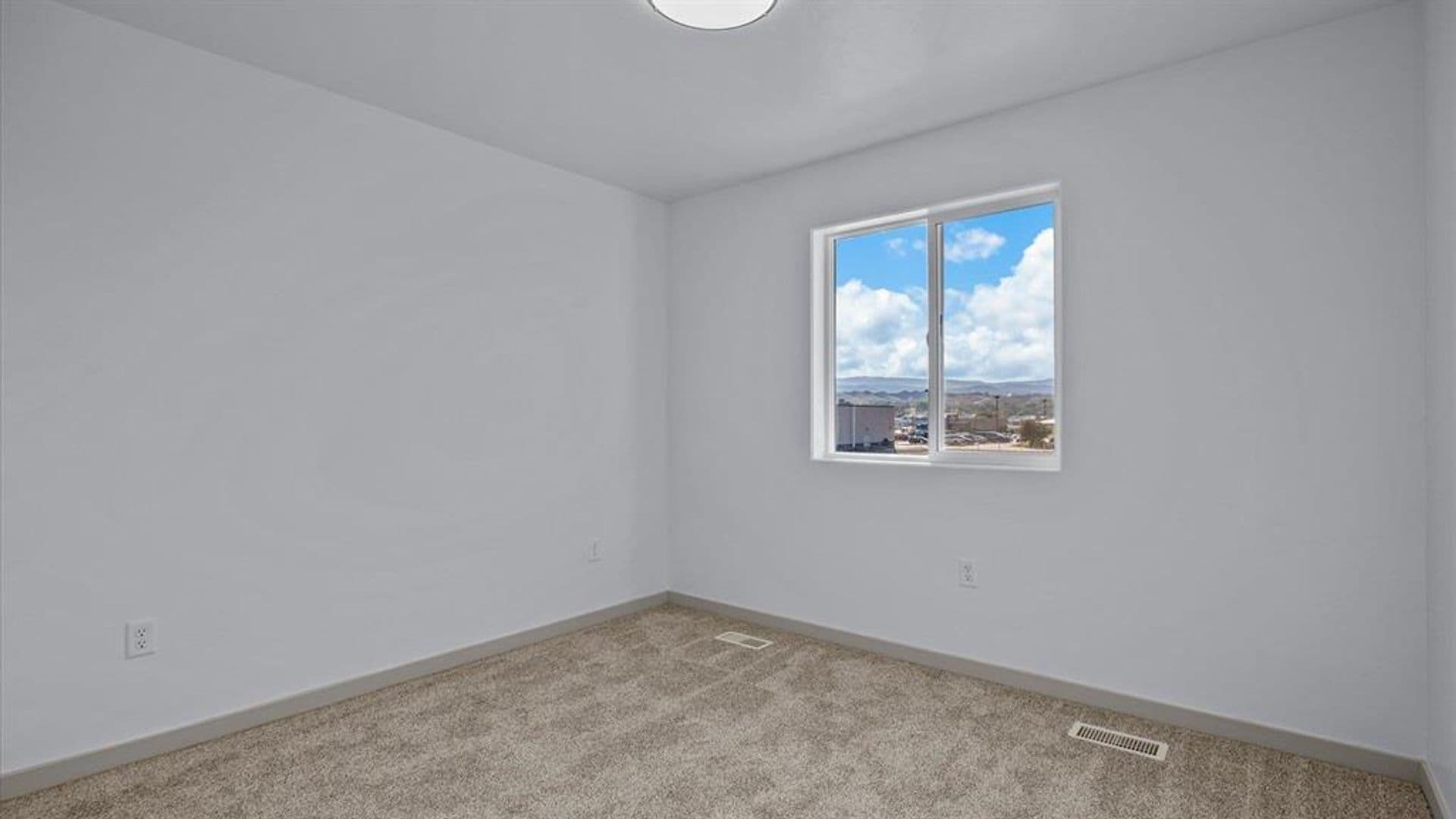 2772 Caspian Way 5 of 27