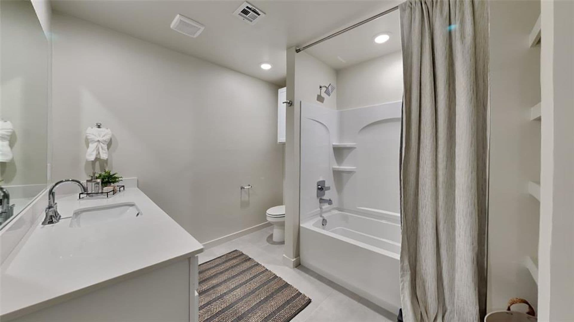 8907NW109 12 of 19