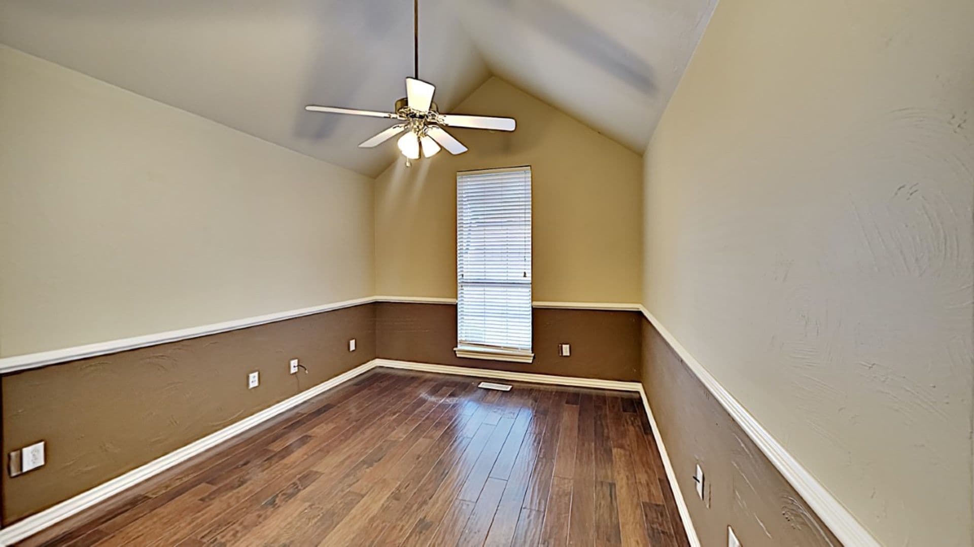 6808SANDLEWOODD 4 of 27
