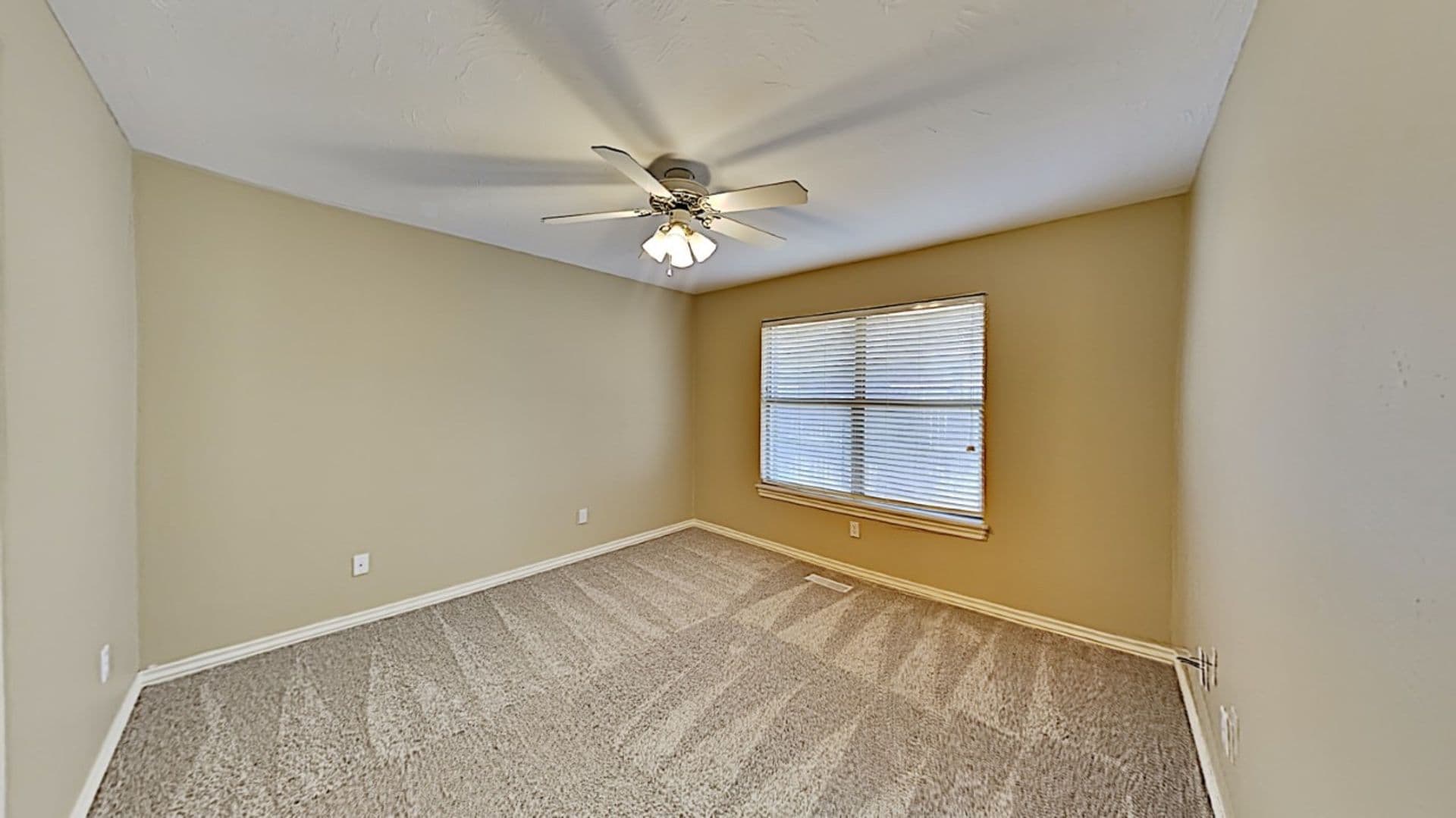 6808SANDLEWOODD 19 of 27