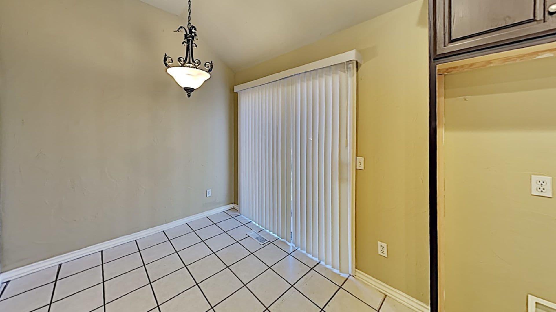 6808SANDLEWOODD 12 of 27